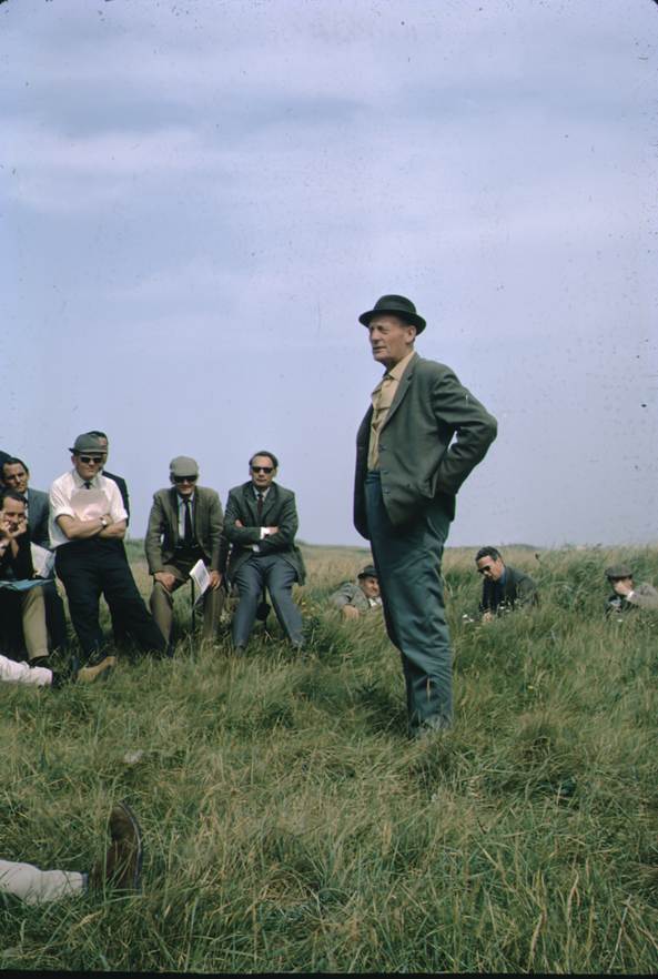 A picture containing grass, outdoor, sky, person

Description automatically generated