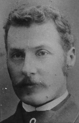 A close-up of a person

Description automatically generated